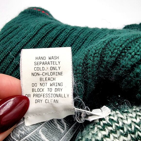 VTG Studio Michelle Stuart Red & Green Button-Up Cardigan & Shawl Collar Sweater - Picture 9 of 11